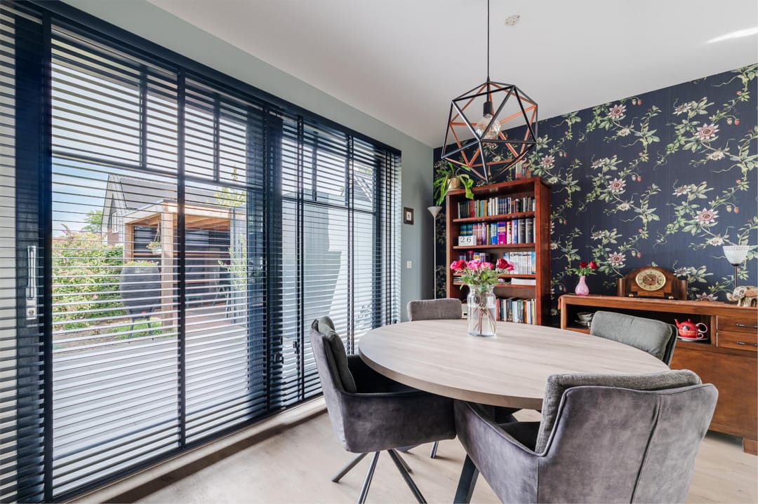 Photo 11 of Bisschopstraat 10