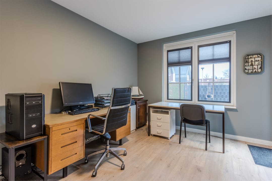 Photo 17 of Bisschopstraat 10