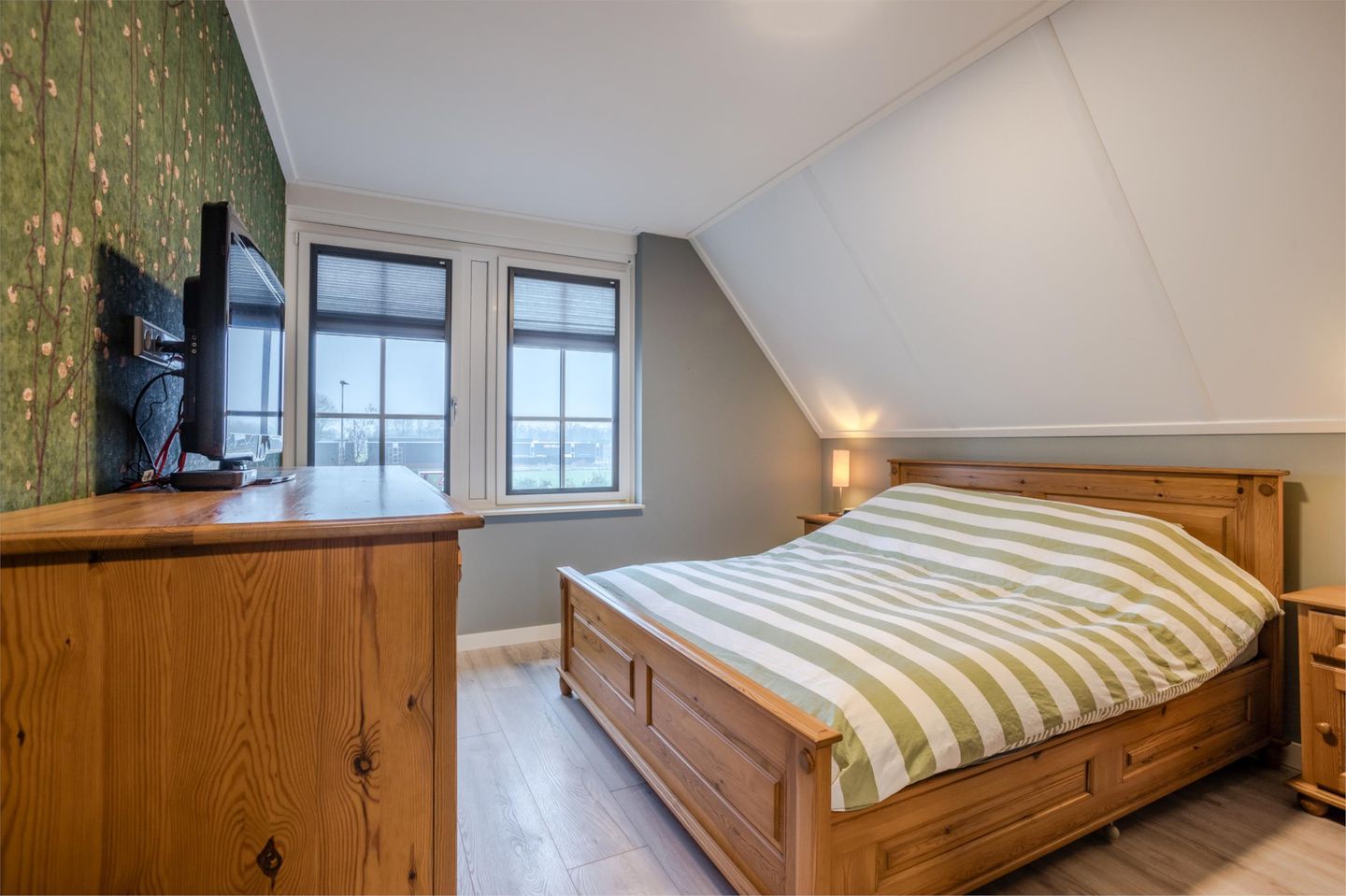 Photo 20 of Bisschopstraat 10