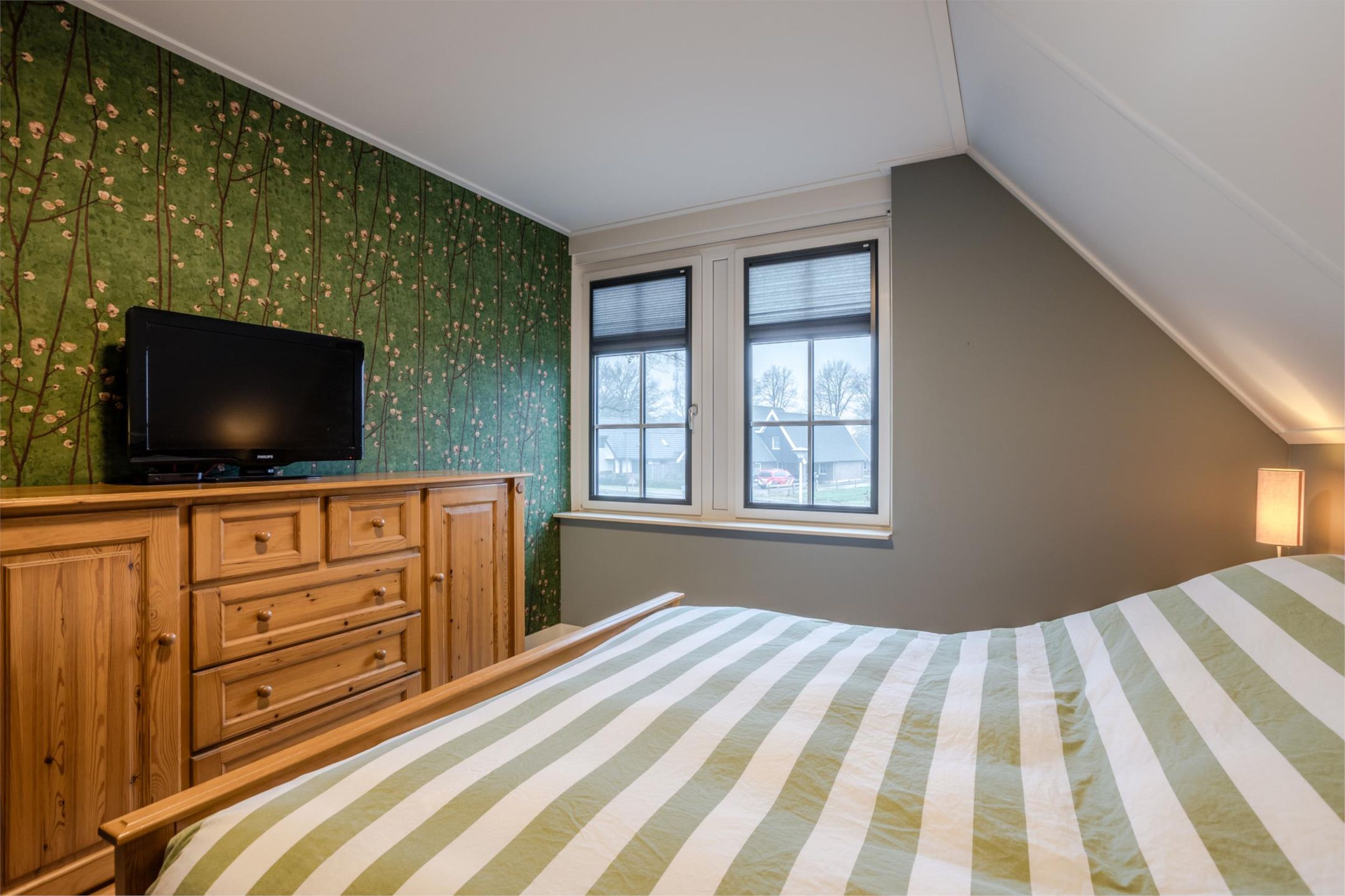 Photo 21 of Bisschopstraat 10