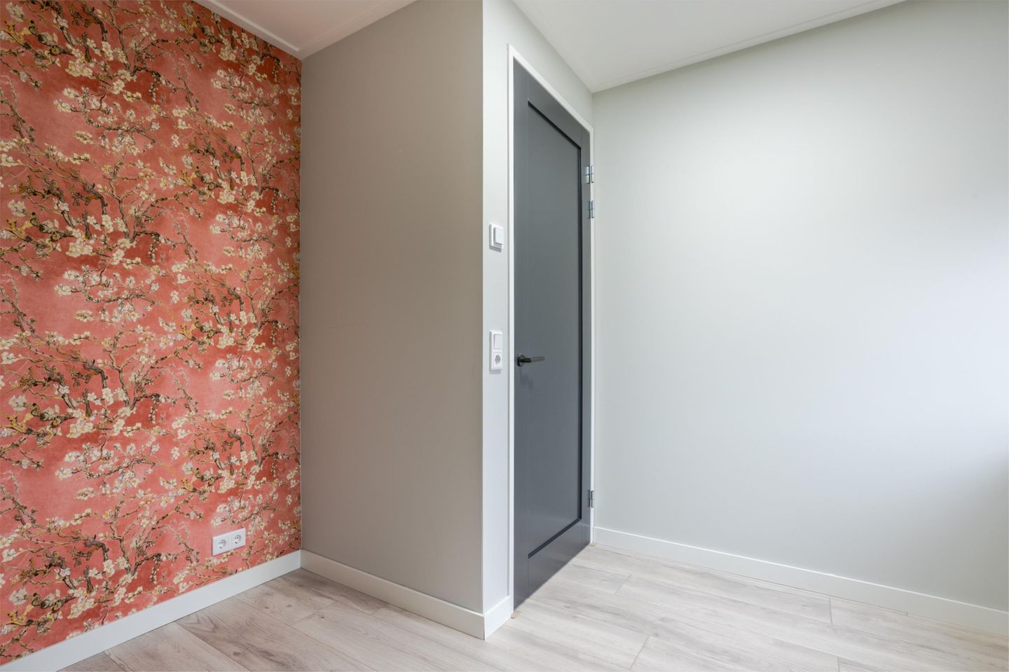 Photo 25 of Bisschopstraat 10