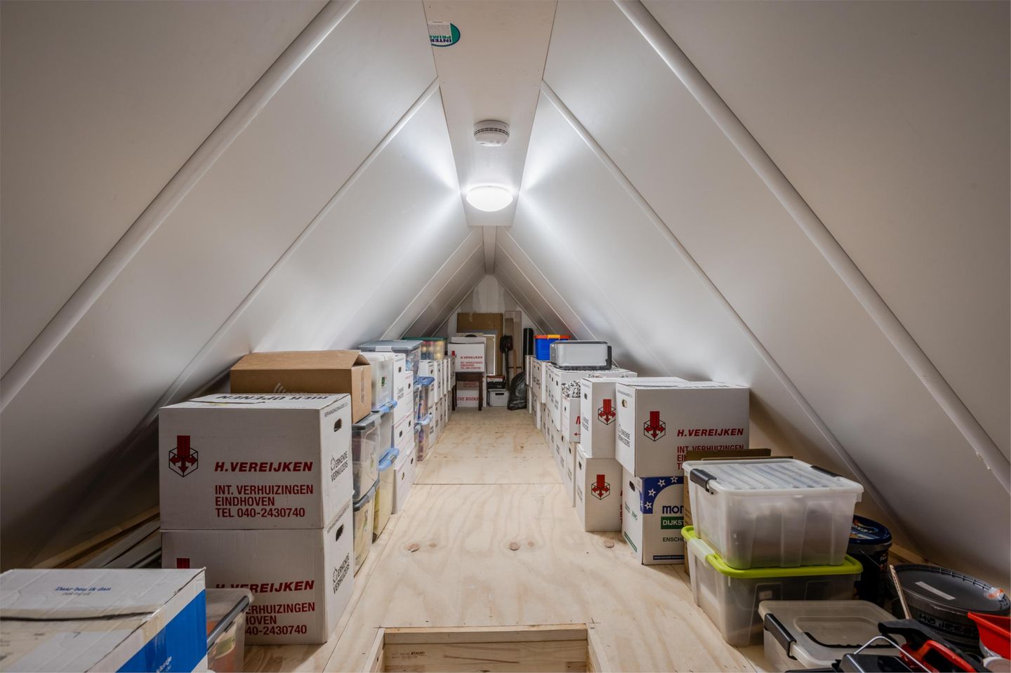 Photo 29 of Bisschopstraat 10