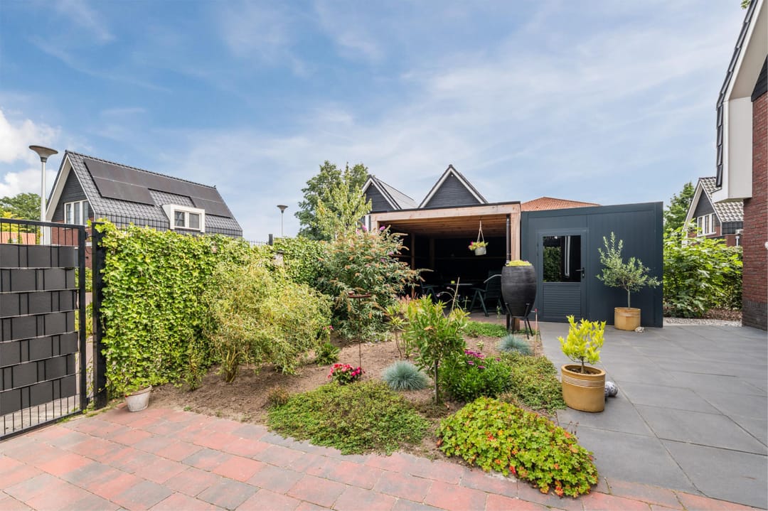 Photo 32 of Bisschopstraat 10