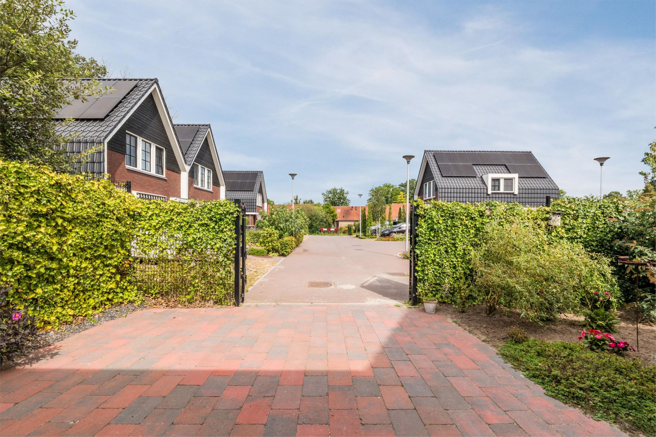 Photo 36 of Bisschopstraat 10