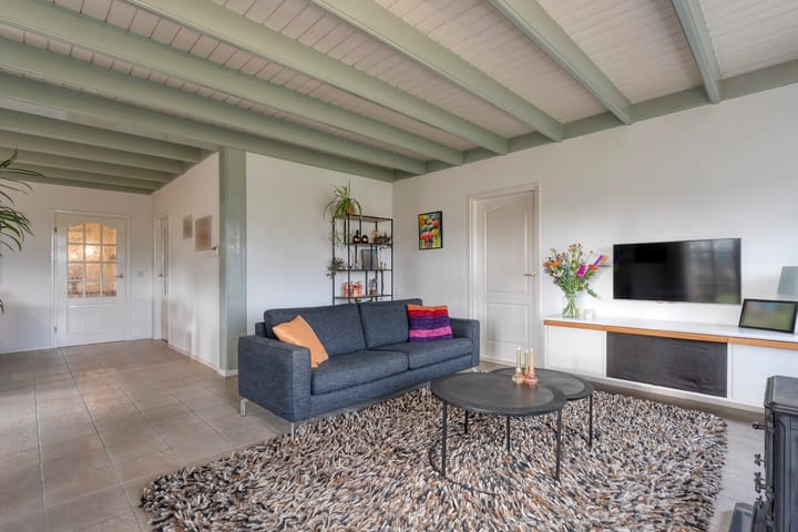 Foto 12 van Middelveenseweg 12