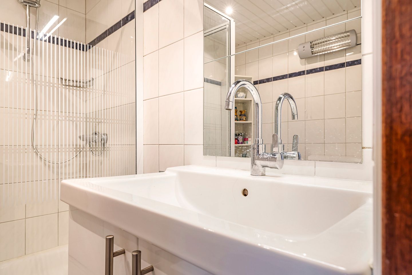 Photo 35 of Van Gentswei 5