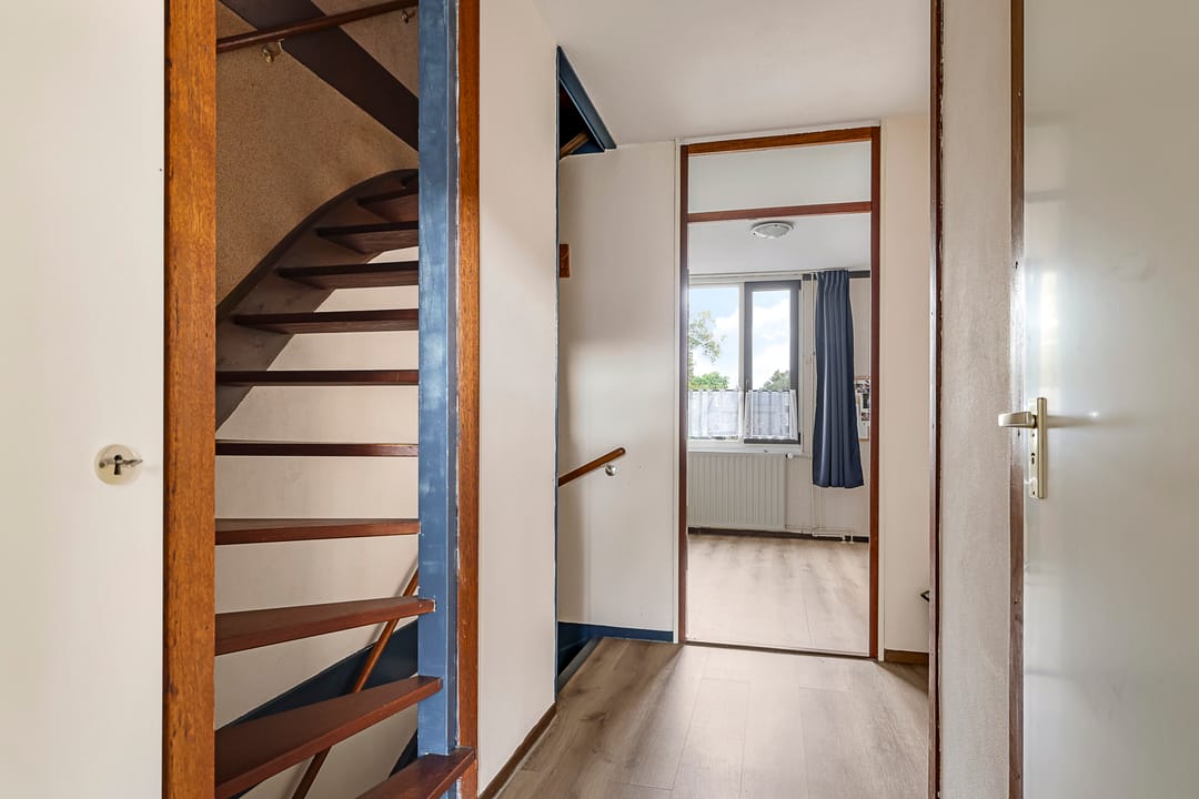 Photo 38 of Van Gentswei 5