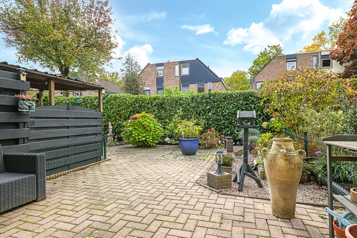 Photo 2 of Van Gentswei 5