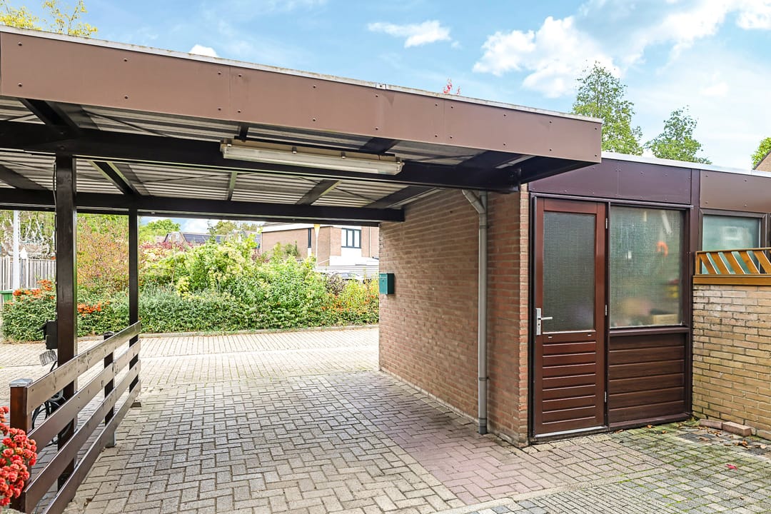 Photo 56 of Van Gentswei 5