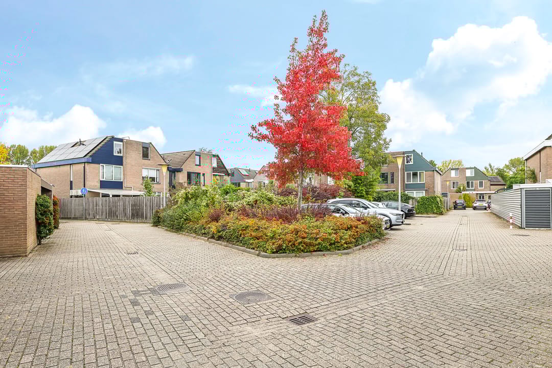 Photo 61 of Van Gentswei 5