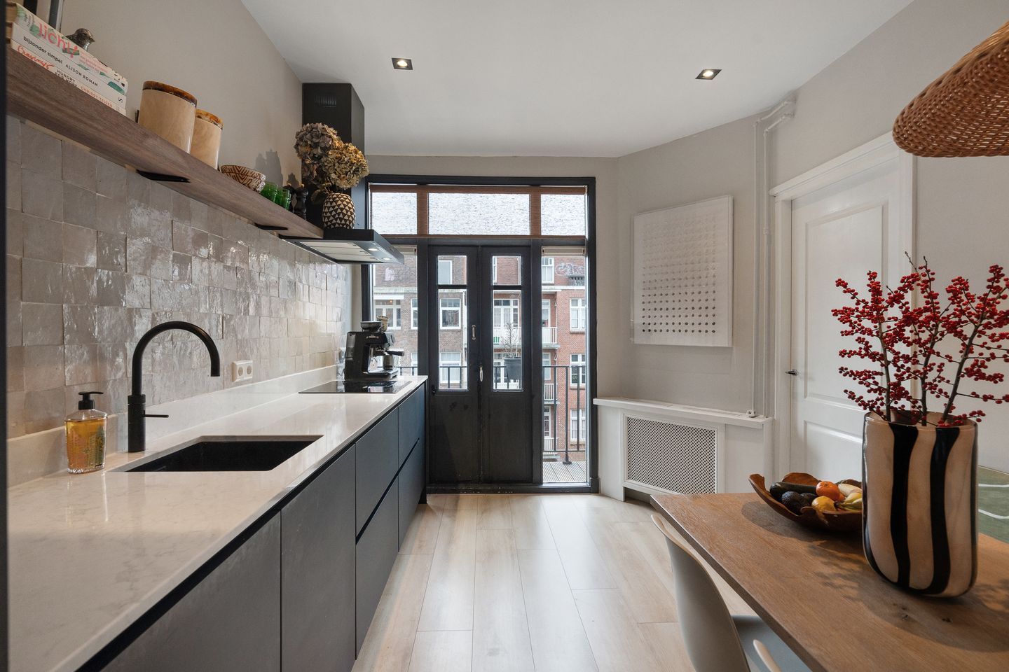 Photo 14 of Uithoornstraat 11-3