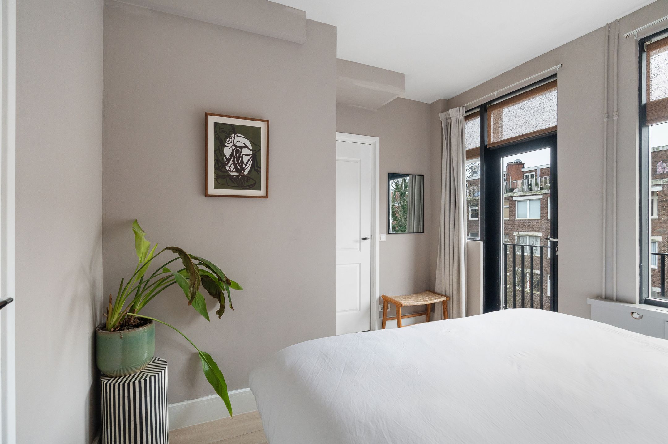 Photo 18 of Uithoornstraat 11-3