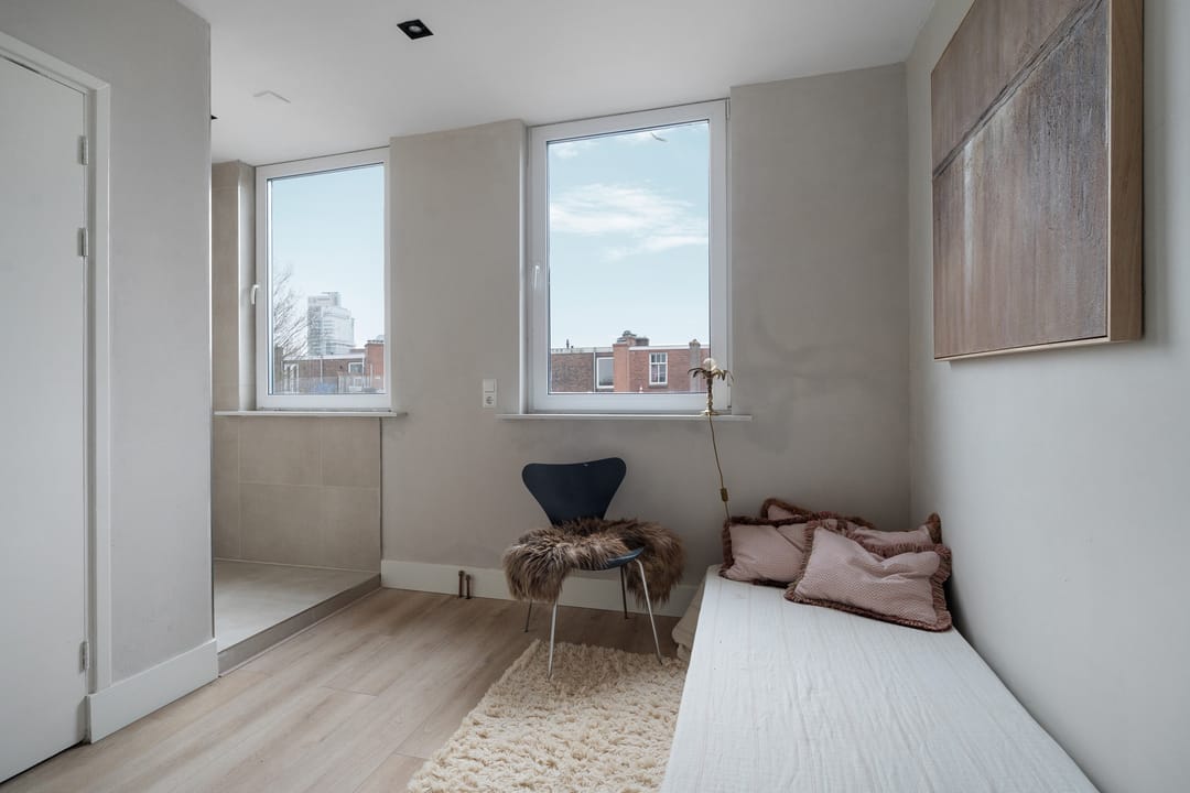 Photo 32 of Uithoornstraat 11-3