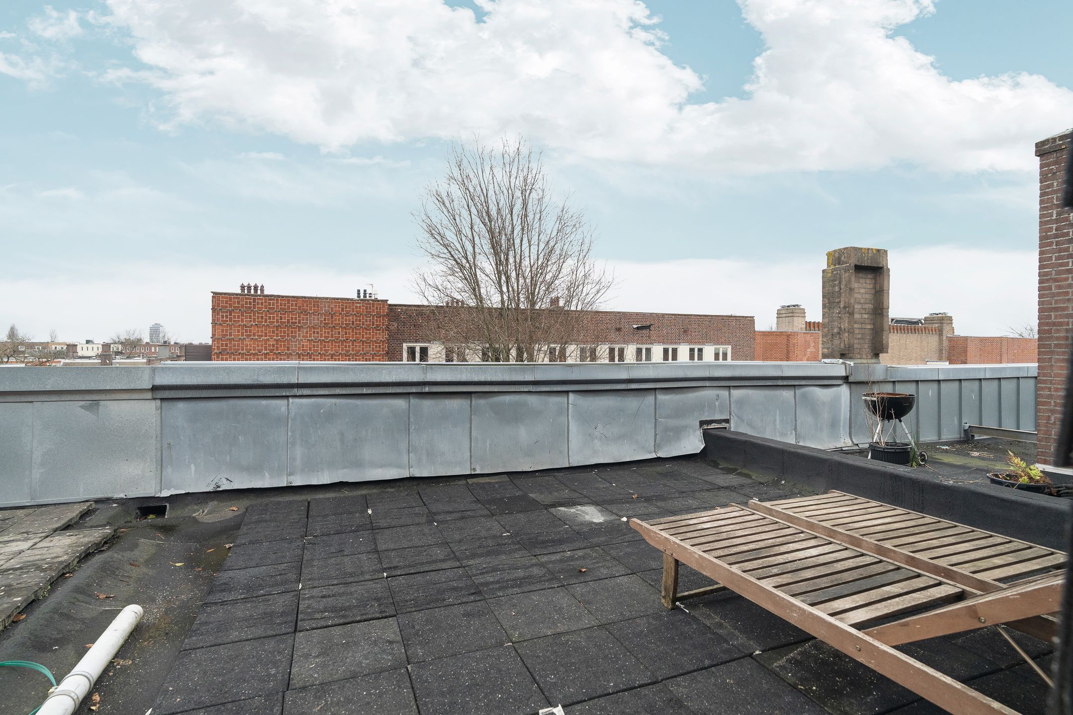 Photo 36 of Uithoornstraat 11-3