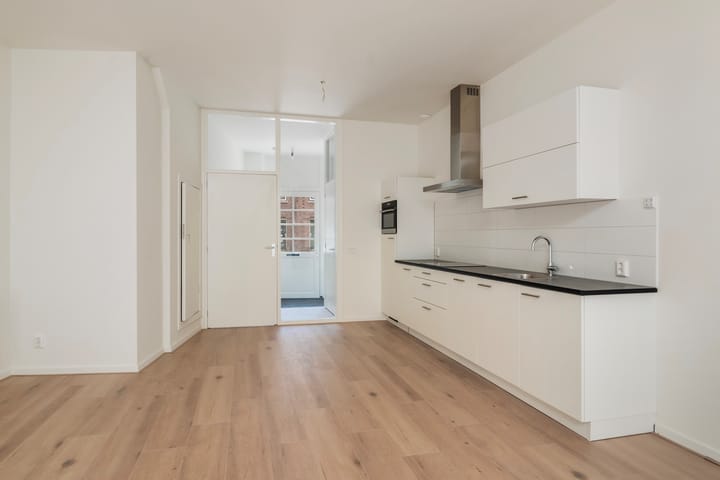 Photo 3 of Samuel Mullerstraat 33-B