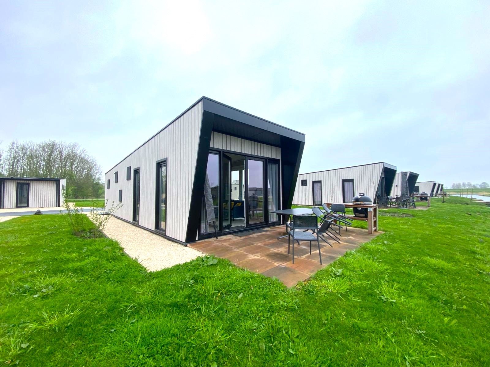2-bedroom freehold villa in Kampen — photo 3 of 5