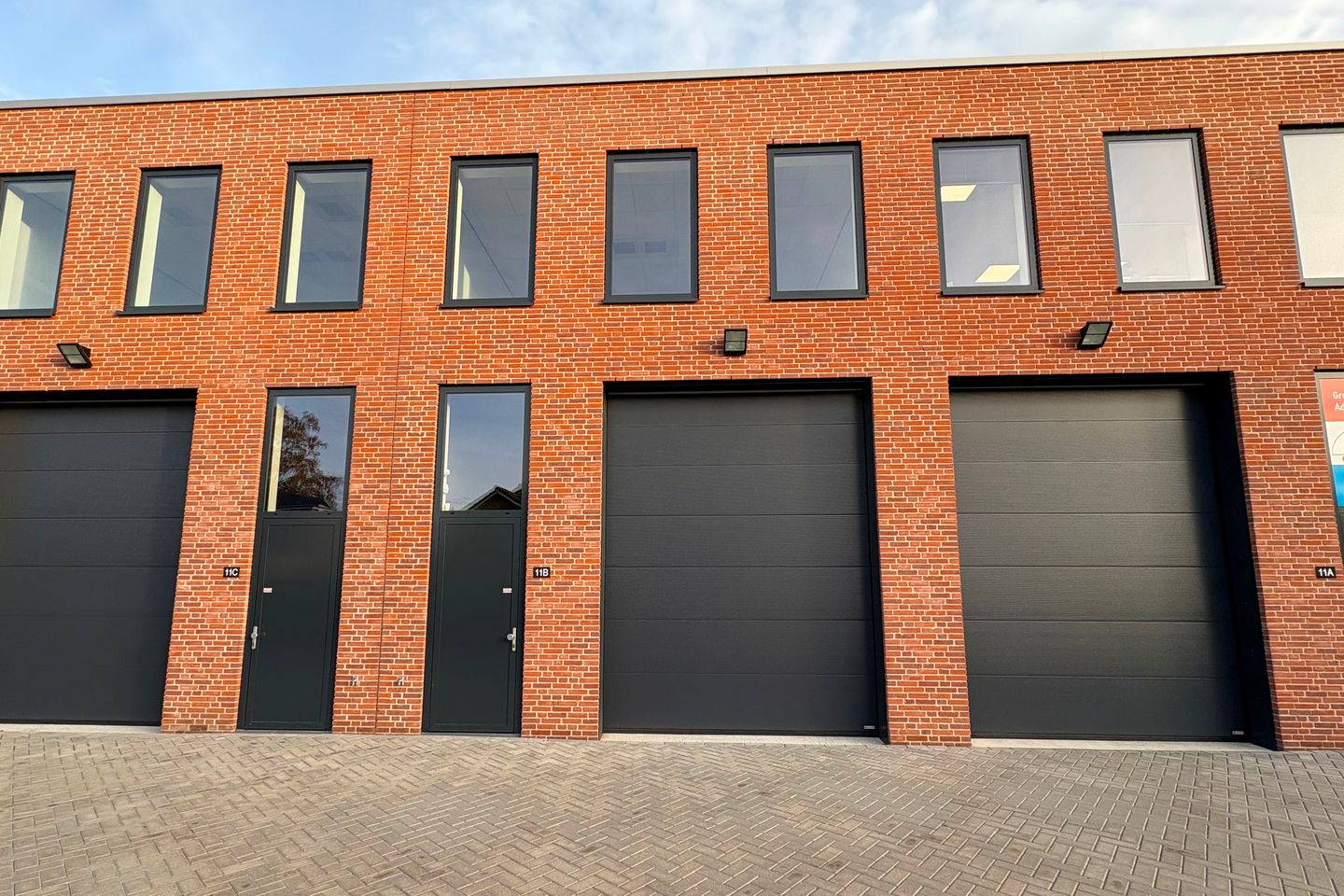 View photo 1 of Oenerweg 11-B