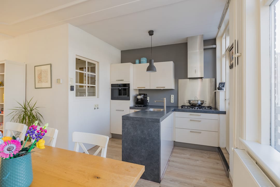 Photo 17 of Stuyvesantstraat 100