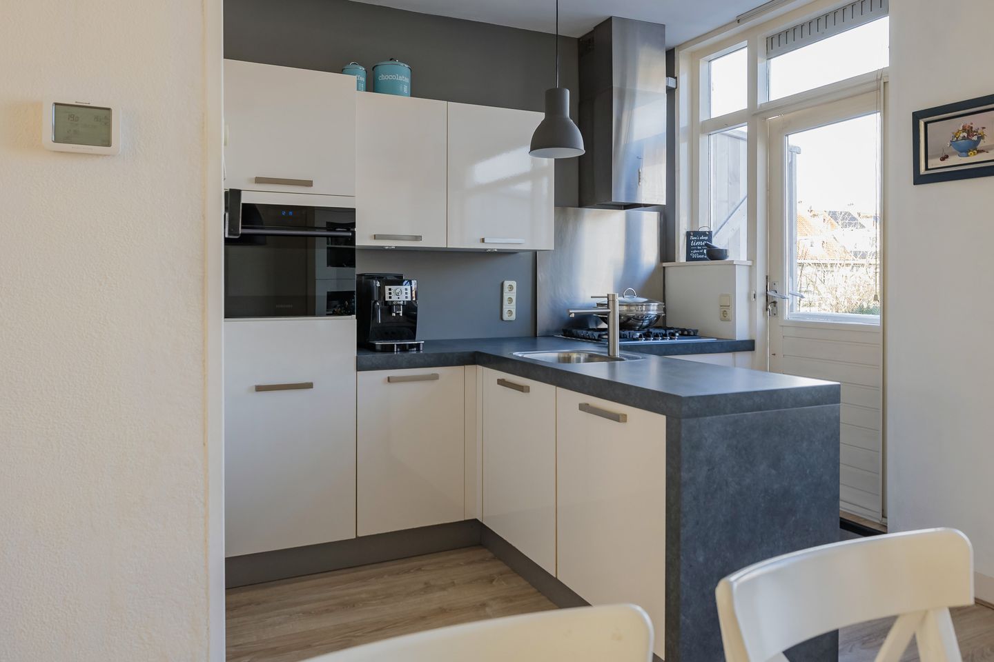 Photo 20 of Stuyvesantstraat 100