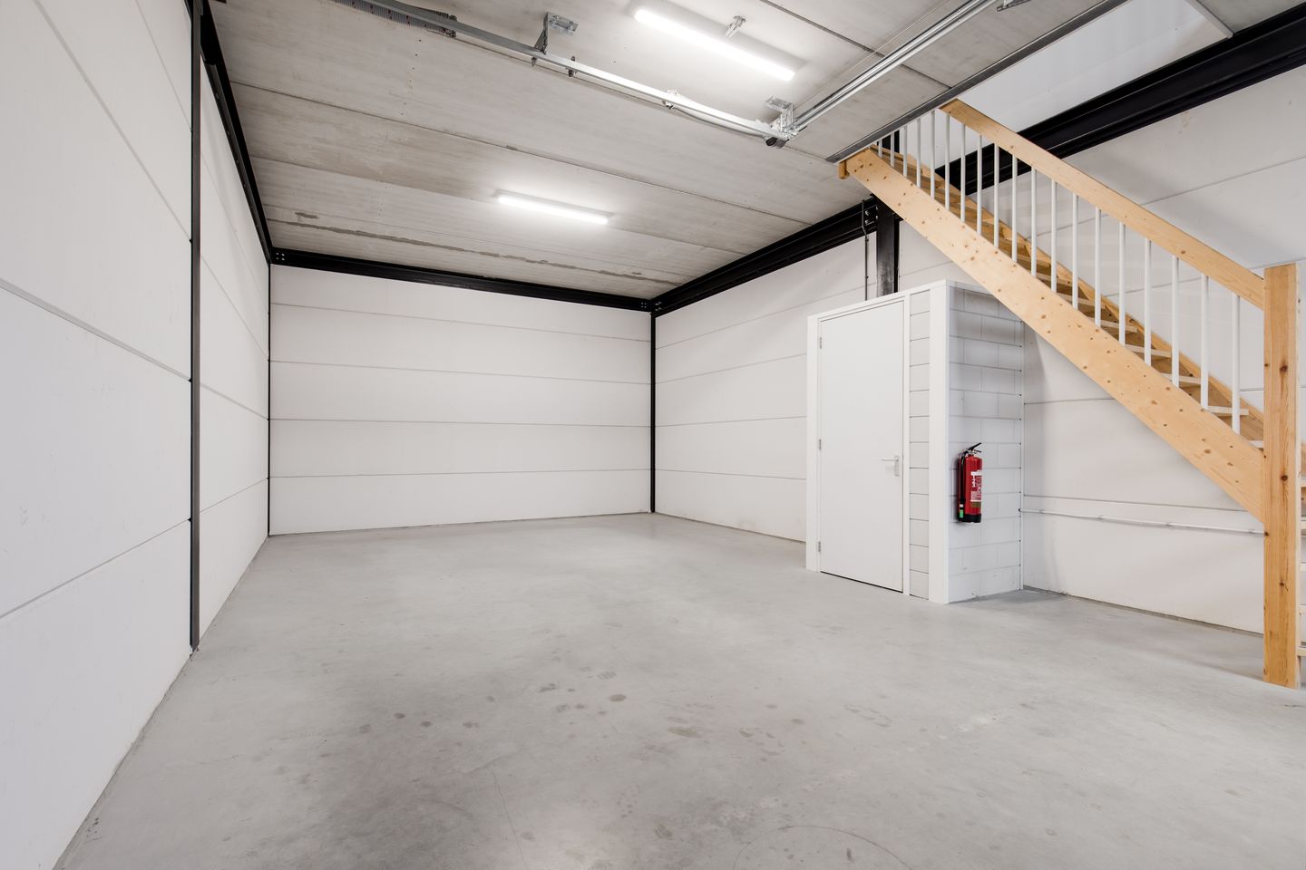 View photo 3 of Raasdorperweg 187-M