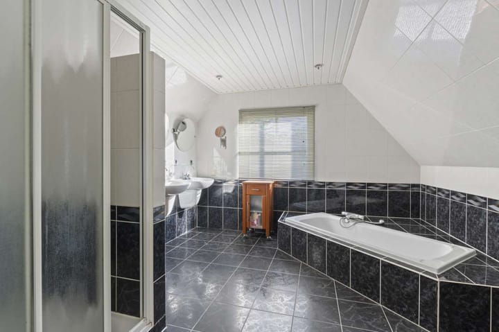 Foto 31 van James Cookstraat 7