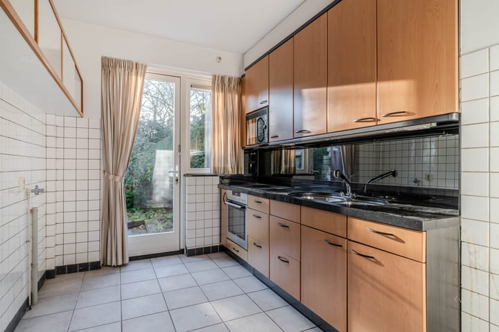 Foto 10 van Van Boetzelaerlaan 1