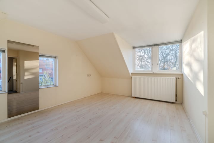 Foto 25 van Van Boetzelaerlaan 1