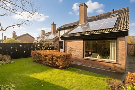 Brik 34 secondary image