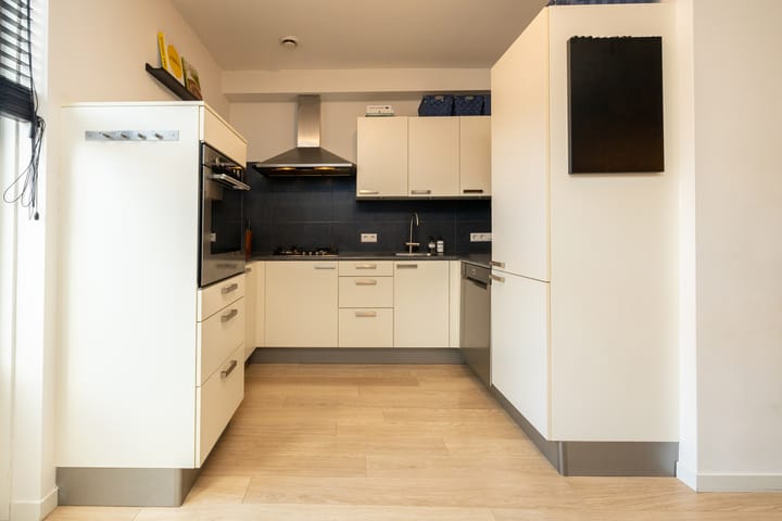 Photo 11 of Tieratesstraat 14