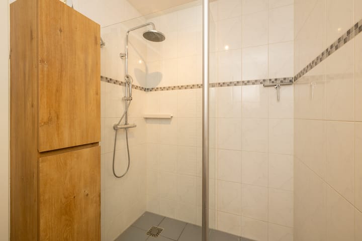 Photo 17 of Tieratesstraat 14