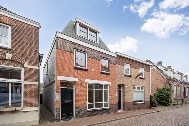 Photo 2 of Torenstraat 8