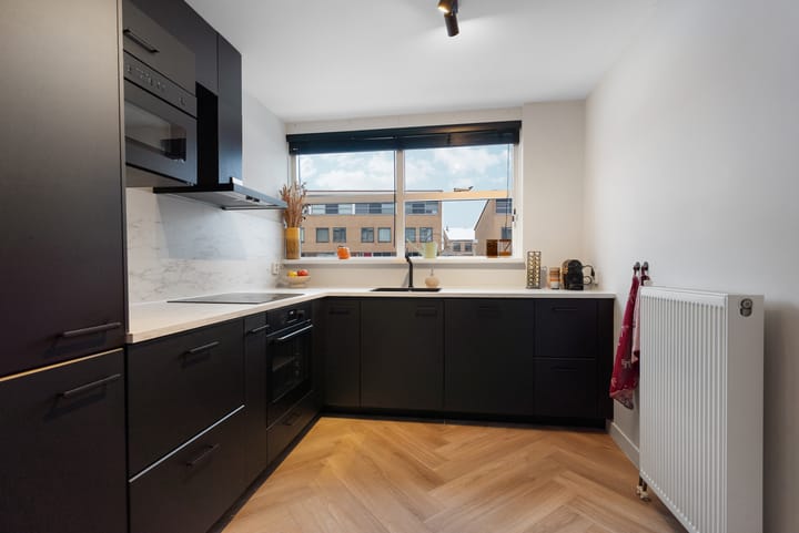 Photo 2 of Van Diemenhof 23