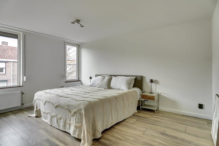 Foto 13 van Van Goorstraat 54