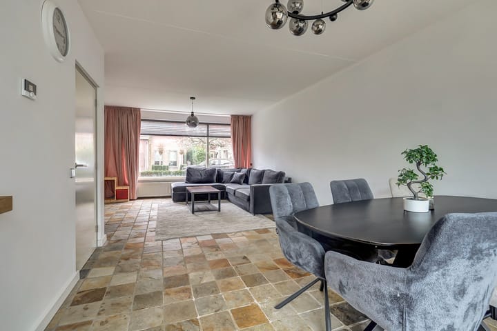 Foto 16 van Burgemeester van Mierlostraat 34