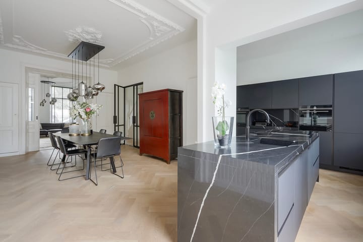 Photo 8 of De Perponcherstraat 136