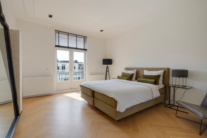 Photo 32 of De Perponcherstraat 136