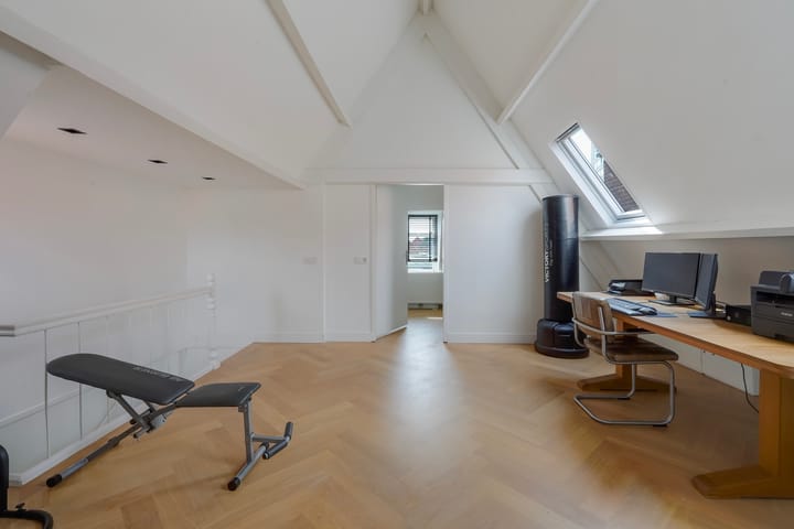 Photo 37 of De Perponcherstraat 136