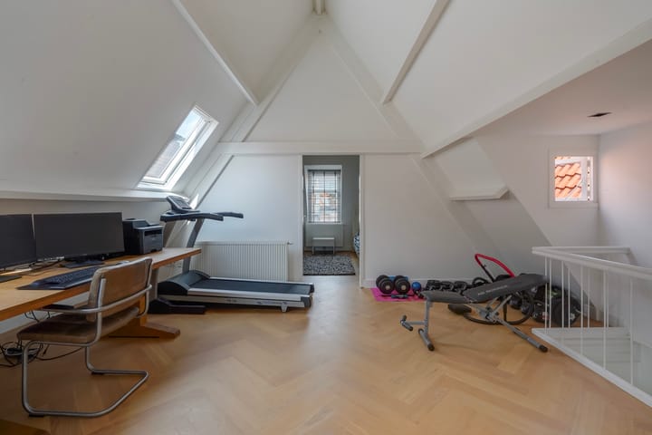 Photo 38 of De Perponcherstraat 136