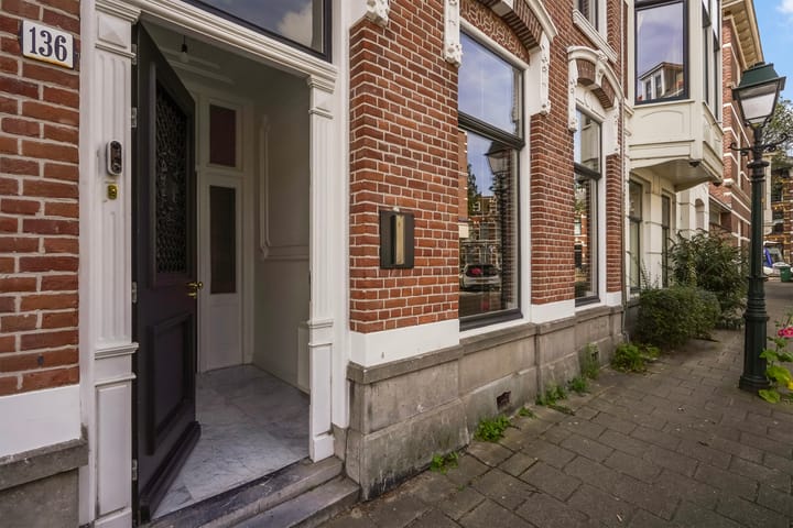 Photo 44 of De Perponcherstraat 136
