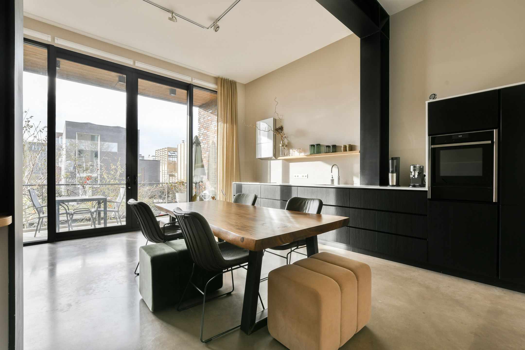 Foto 9 van Bert Haanstrakade 410