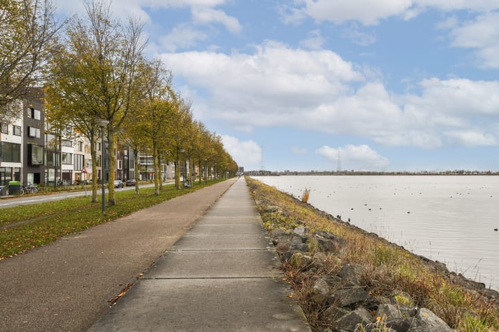 Photo 36 of Bert Haanstrakade 410