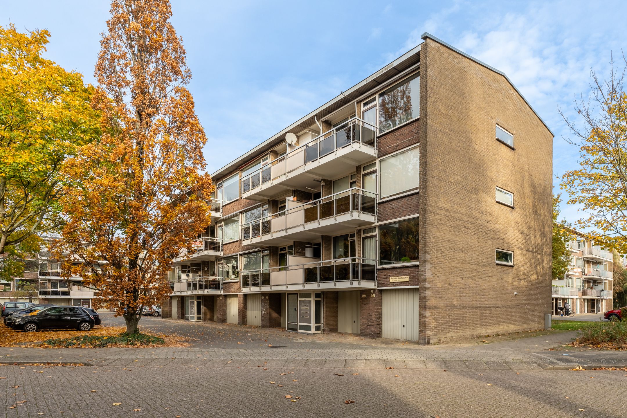 Buying a house in The Netherlands., Julianaplantsoen 153