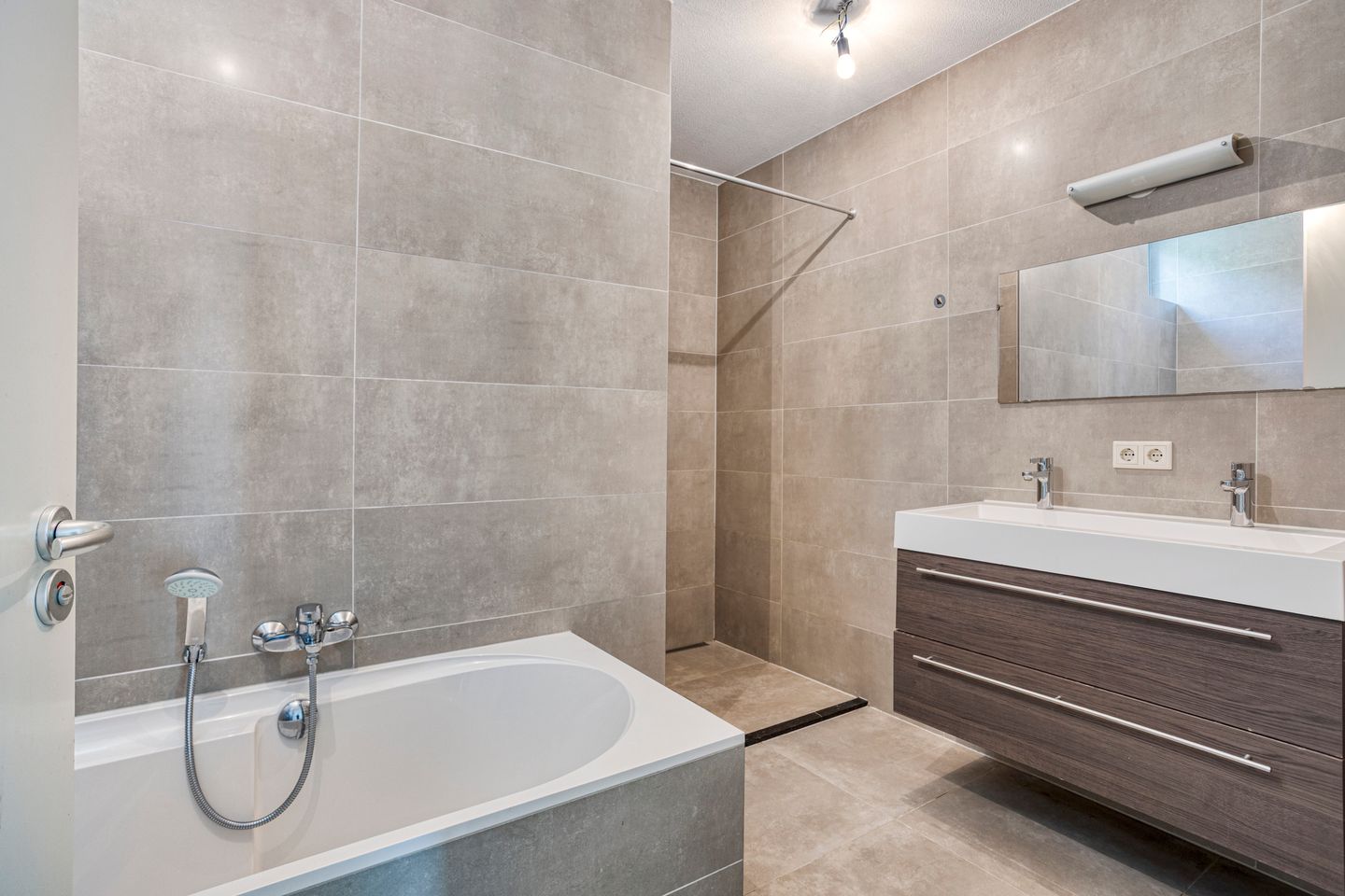 Foto 4 van Herdenkingsplein 50-C