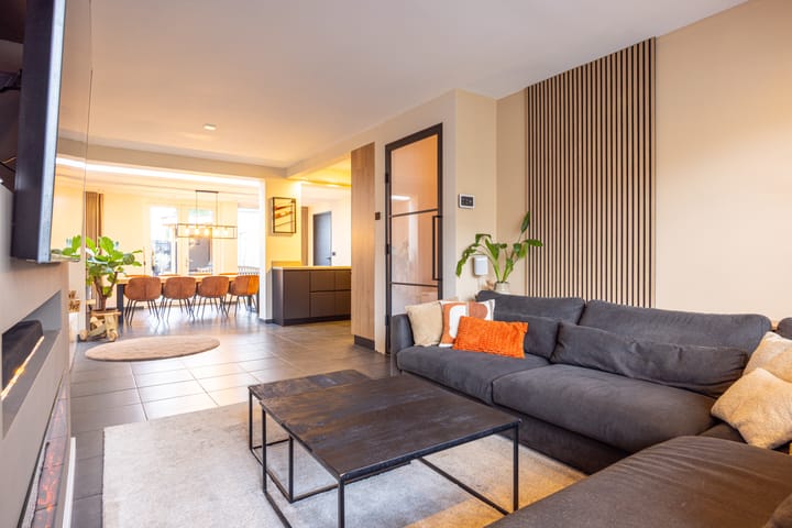 Photo 9 of Gouverneur Houbenlaan 27