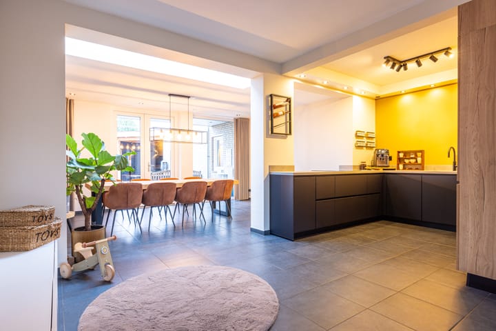 Photo 10 of Gouverneur Houbenlaan 27