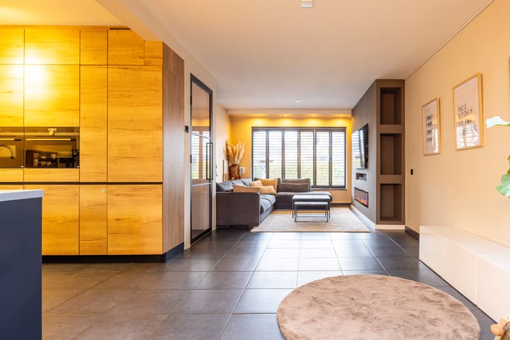 Photo 11 of Gouverneur Houbenlaan 27