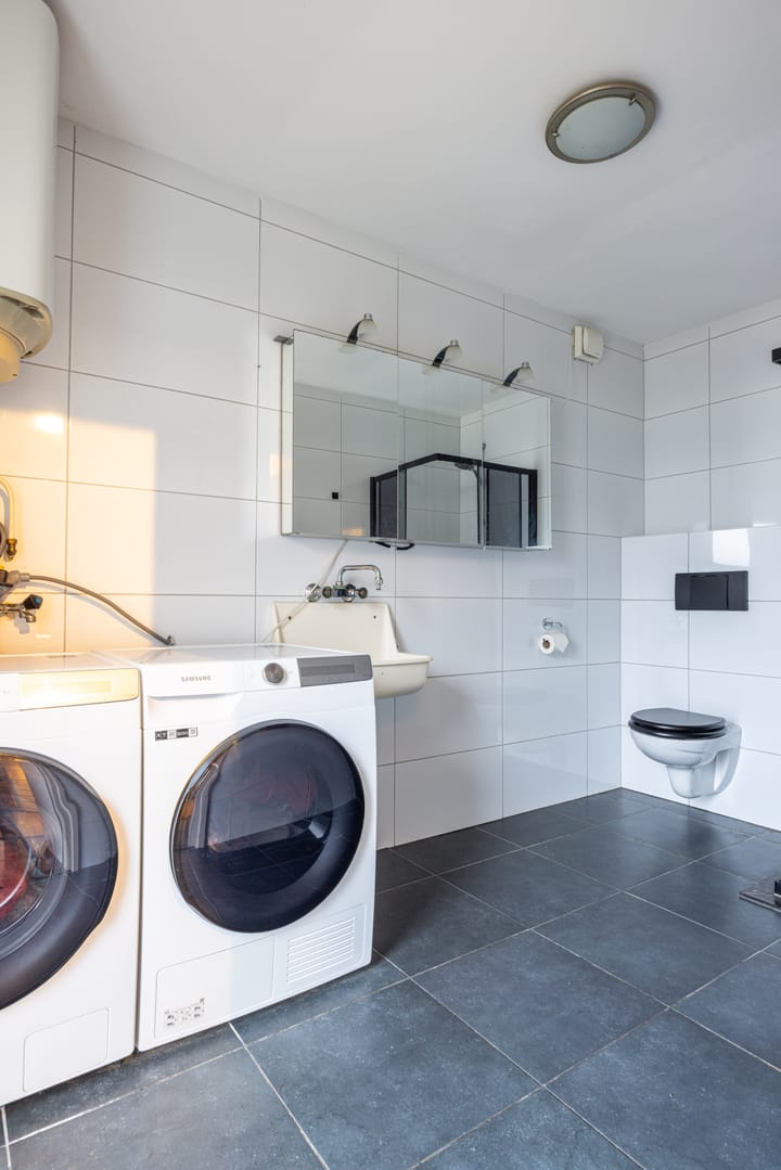 Photo 22 of Gouverneur Houbenlaan 27