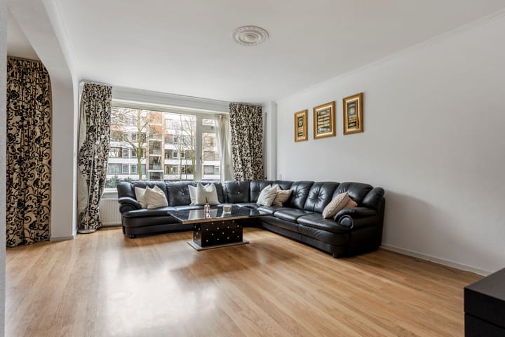 Foto 2 van Burgemeester Caan van Necklaan 434