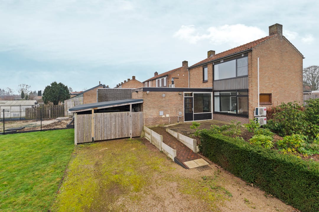 Photo 22 of Burgemeester Douvenstraat 22-A