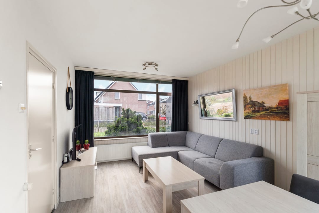 Photo 8 of Burgemeester Douvenstraat 22-A